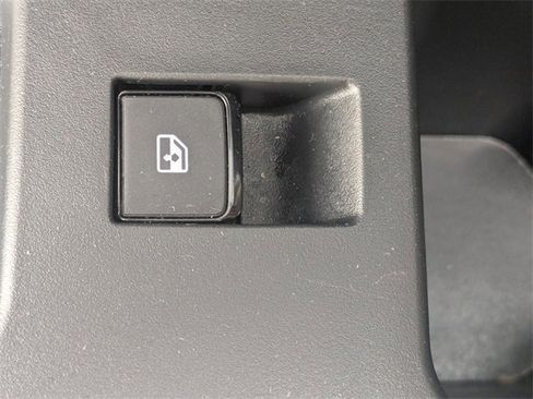 Used 2025 Nissan Pathfinder SV image 25