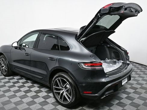 Certified 2025 Porsche Macan AWD image 32