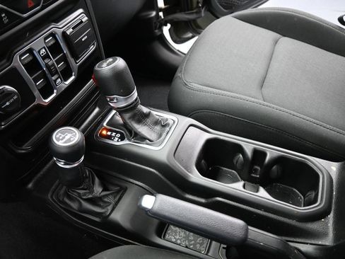 Used 2021 Jeep Wrangler Unlimited Sport AWD/4WD image 14
