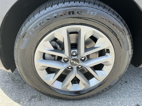 Certified 2024 Kia Telluride LX AWD/4WD image 9