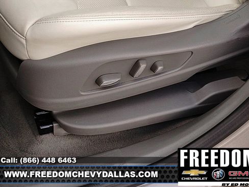 Certified 2023 Cadillac XT6 Premium Luxury image 33