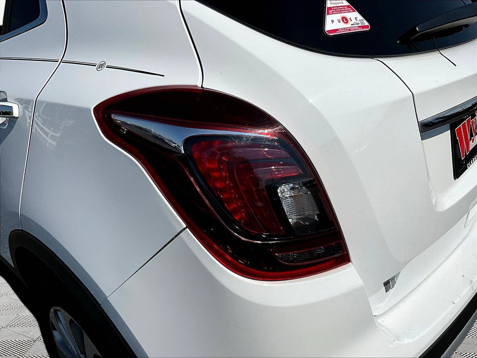 Used 2020 Buick Encore Preferred AWD/4WD image 22