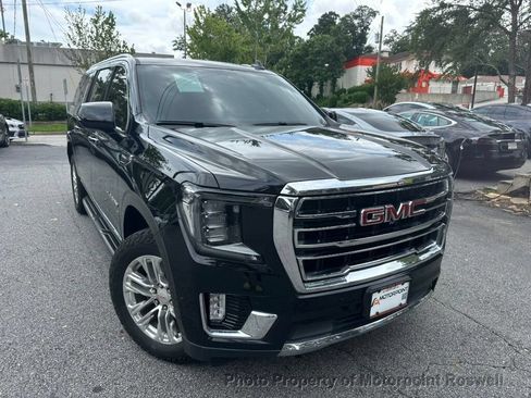 Used 2023 GMC Yukon XL SLT w/ SLT Premium Package RWD image 4