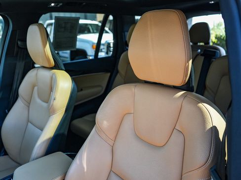 Used 2019 Volvo XC90 T6 Momentum w/ Advanced Package AWD/4WD image 24