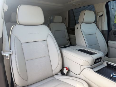 Used 2024 GMC Yukon Denali AWD/4WD image 24
