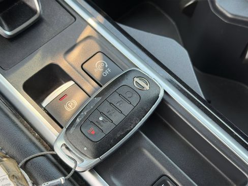 Used 2025 Nissan Pathfinder SV FWD image 25