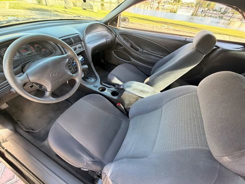 Used 2004 Ford Mustang Premium RWD image 37