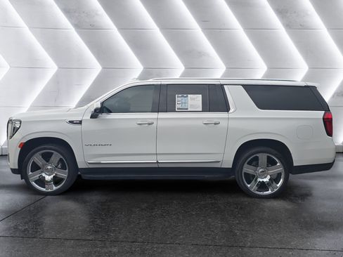 Used 2023 GMC Yukon XL SLT w/ SLT Premium Package RWD image 2