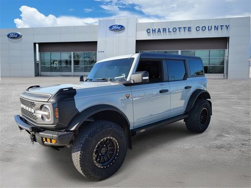 Used 2022 Ford Bronco Badlands w/ Sasquatch Package image 2