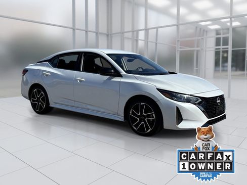 Certified 2025 Nissan Sentra SR FWD image 8