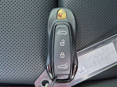Used 2025 Porsche Macan 4S Electric AWD/4WD image 36