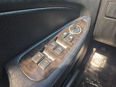 Used 2012 Hyundai Genesis 3.8 RWD image 23