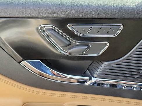 Certified 2022 Lincoln Corsair Reserve w/ Elements Package FWD image 15
