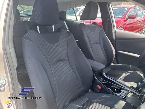 Used 2022 Toyota Prius Prime LE FWD image 12