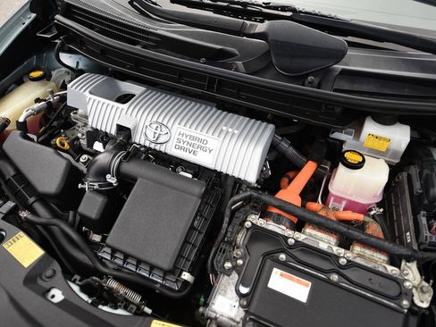 Used 2013 Toyota Prius Three FWD image 19