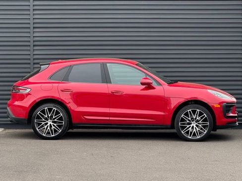 Certified 2023 Porsche Macan AWD/4WD image 8