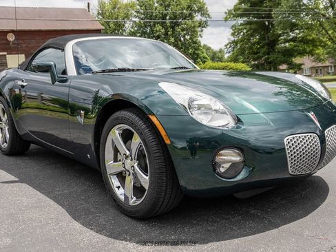 Used 2007 Pontiac Solstice Convertible w/ Premium Package RWD image 21