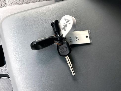 Used 2011 Toyota Tundra 2WD CrewMax w/ Tow Pkg image 14