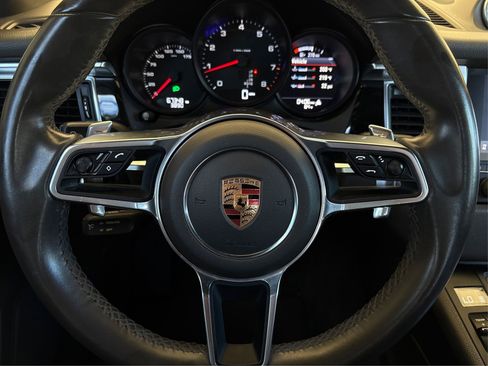 Used 2018 Porsche Macan w/ Premium Package Plus image 18