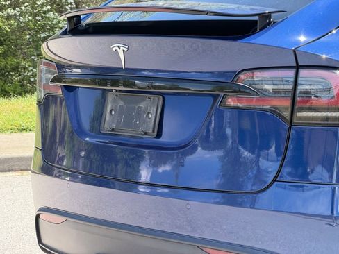 Used 2023 Tesla Model X image 16