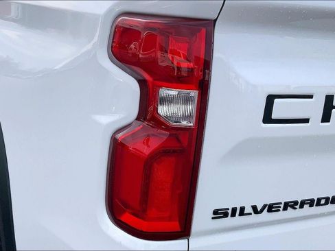 Used 2024 Chevrolet Silverado 1500 ZR2 w/ Technology Package image 25