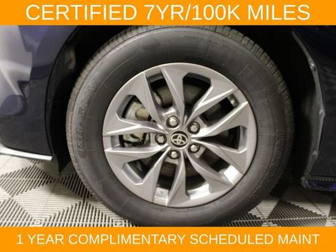 Used 2025 Toyota Sienna XLE FWD image 29