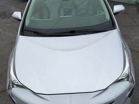 Used 2017 Toyota Prius Two image 12