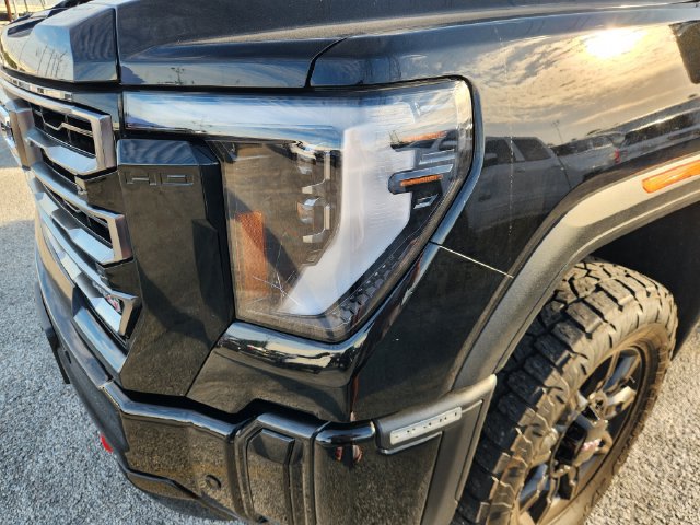 Used 2025 GMC Sierra 2500 AT4 w/ AT4 Premium Plus Package AWD/4WD image 6