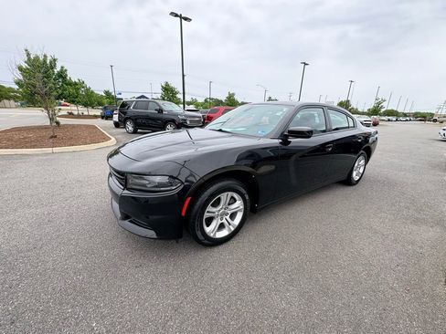 Used 2020 Dodge Charger SXT RWD image 9