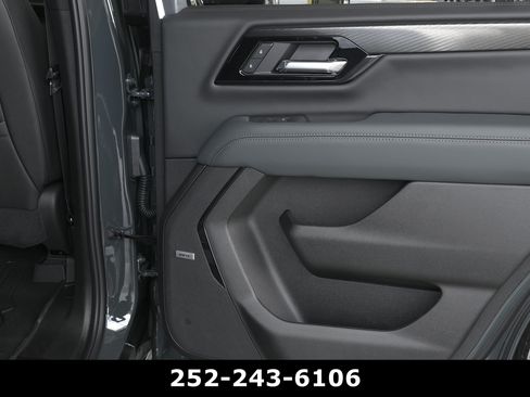 Used 2026 GMC Yukon AT4 w/ AT4 Premium Plus Package AWD/4WD image 46