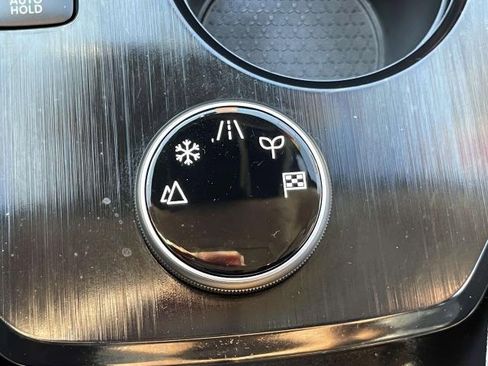 Certified 2023 Nissan Rogue SV image 32