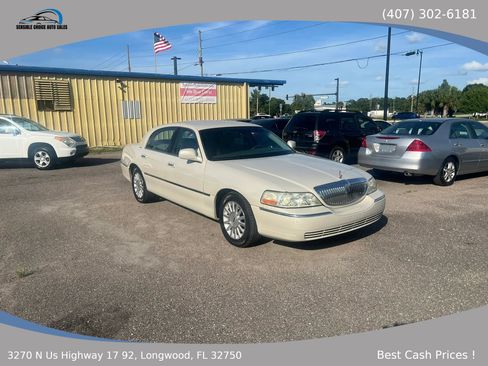 Used 2007 Lincoln Town Car Signature RWD image 1