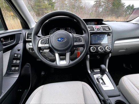 Used 2018 Subaru Forester 2.5i Premium AWD/4WD image 6
