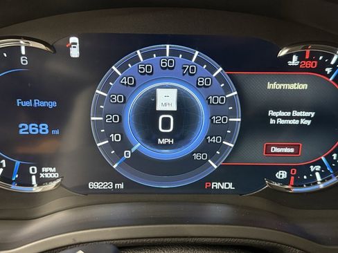 Used 2020 Cadillac Escalade Luxury w/ Escalade Sport Edition image 25