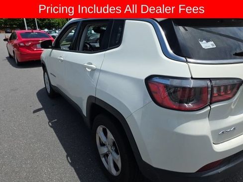 Used 2017 Jeep Compass Latitude AWD/4WD image 14