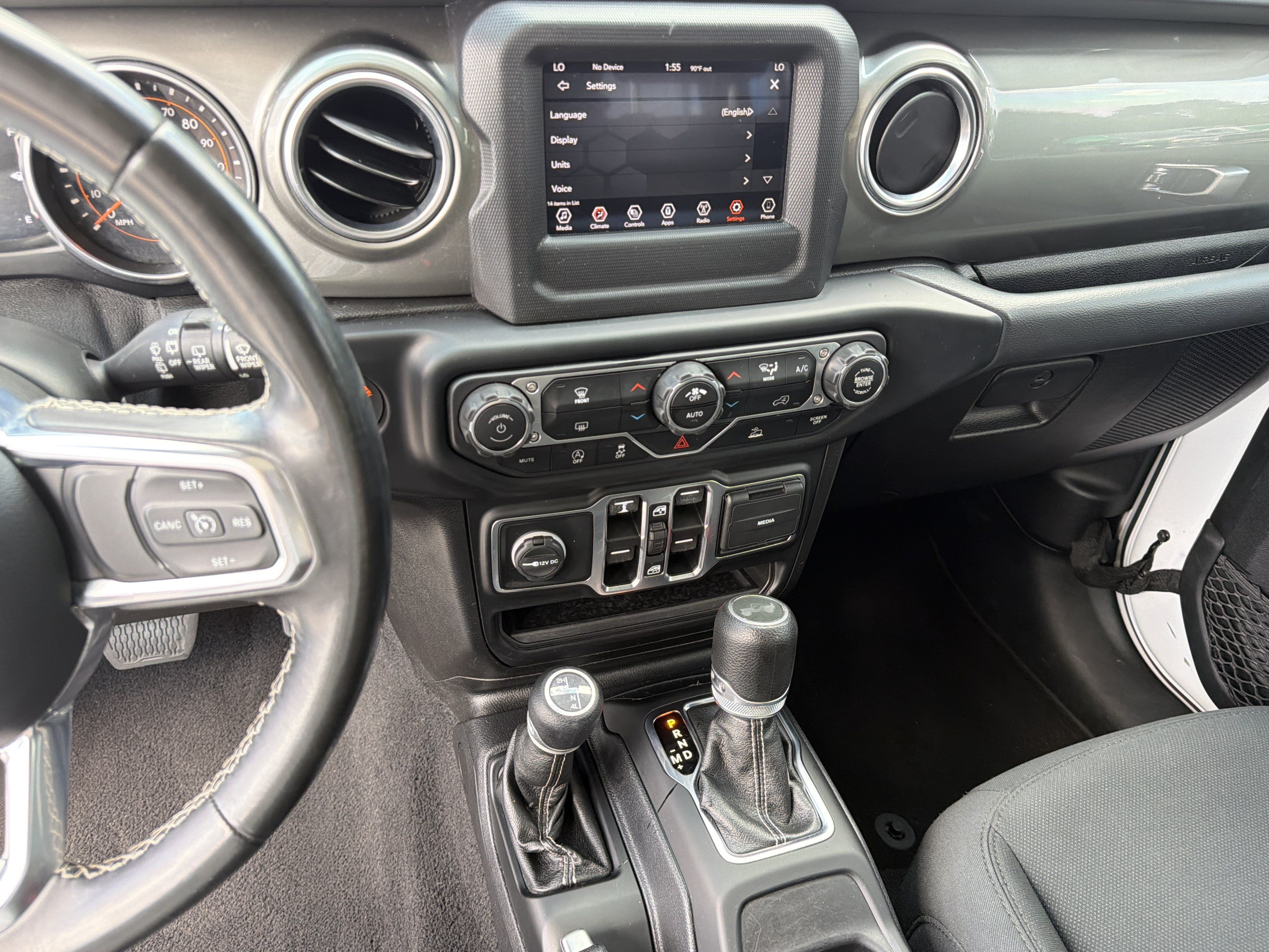 Used 2021 Jeep Wrangler Unlimited Sahara AWD/4WD image 32