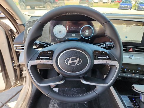New 2025 Hyundai Elantra Limited image 15