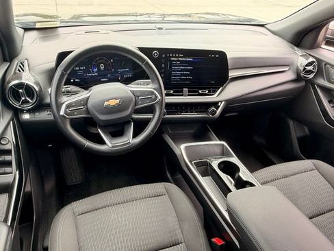 Used 2025 Chevrolet Equinox LT FWD image 8