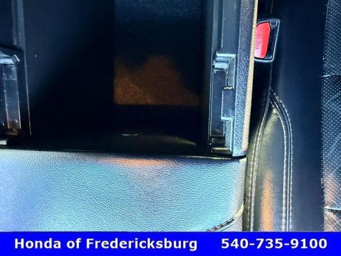 Used 2016 Toyota Avalon Limited image 36