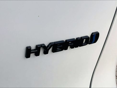 Used 2024 Toyota Corolla Cross AWD Hybrid image 10