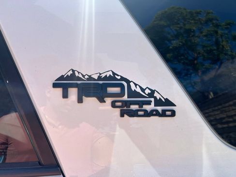 Used 2022 Toyota 4Runner TRD Off-Road Premium AWD/4WD image 3