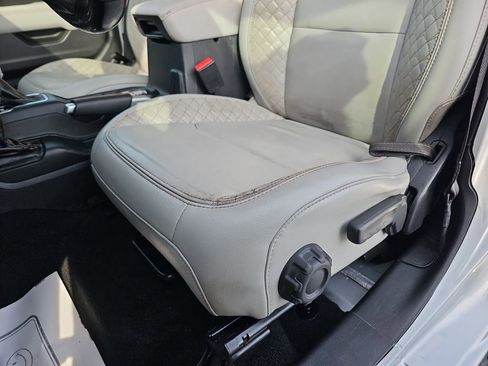 Used 2022 Jeep Wrangler Unlimited Sahara image 34