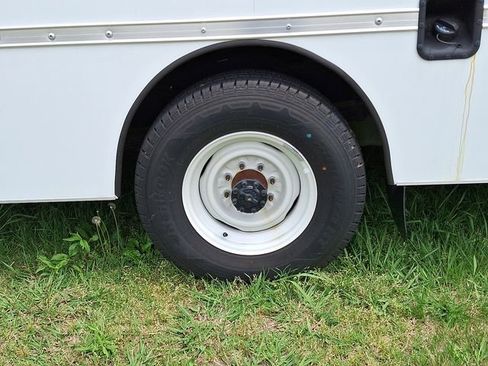 New 2024 Ford E-350 and Econoline 350 Super Duty w/ Driver's Safety Package RWD image 4