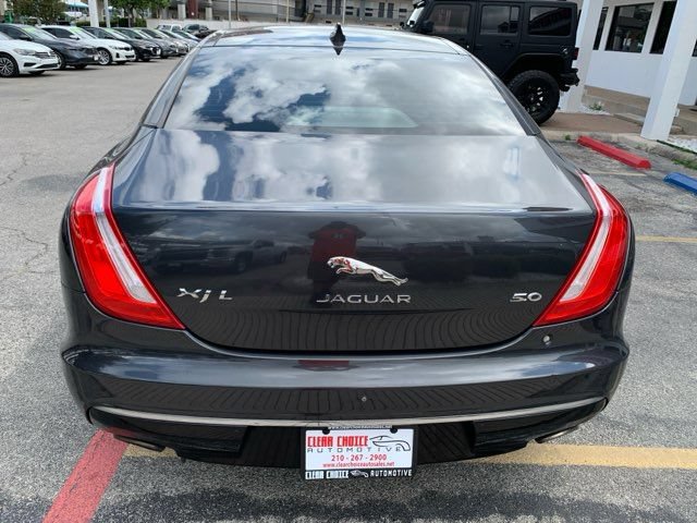 Used 2018 Jaguar XJ L Supercharged RWD image 3