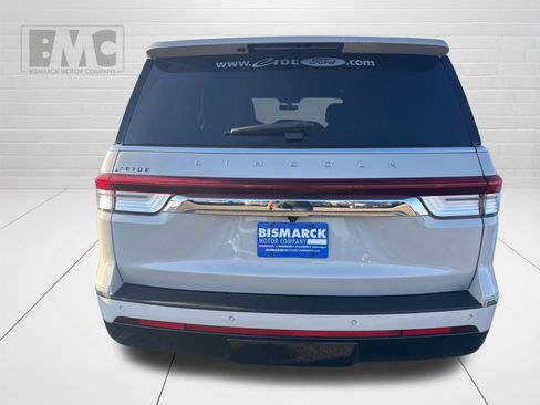 Used 2024 Lincoln Navigator Reserve image 6