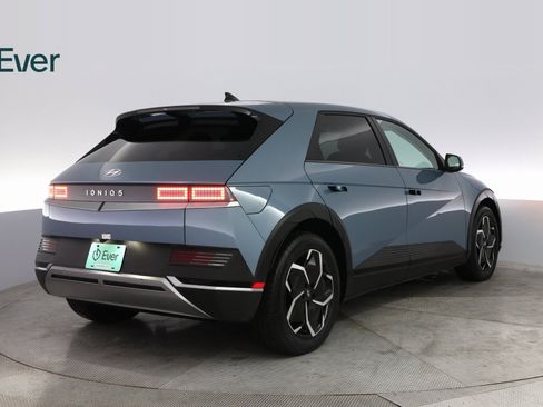 Used 2024 Hyundai Ioniq 5 SEL image 12