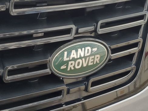 Used 2025 Land Rover Range Rover Sport SE image 12