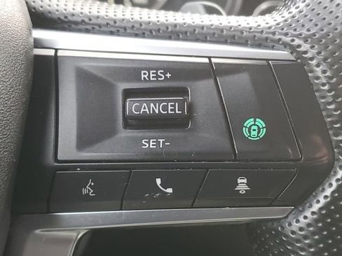 Used 2024 Mitsubishi Outlander SE image 15