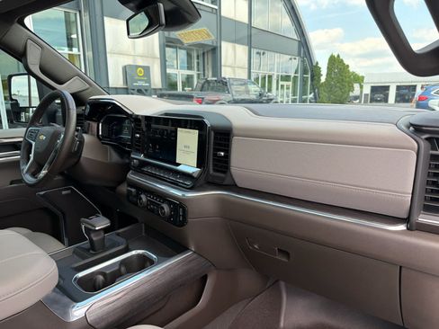 Used 2024 Chevrolet Silverado 1500 LTZ w/ LTZ Premium Package AWD/4WD image 20