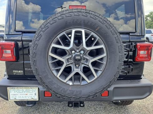 New 2025 Jeep Wrangler Unlimited Sahara AWD/4WD image 24
